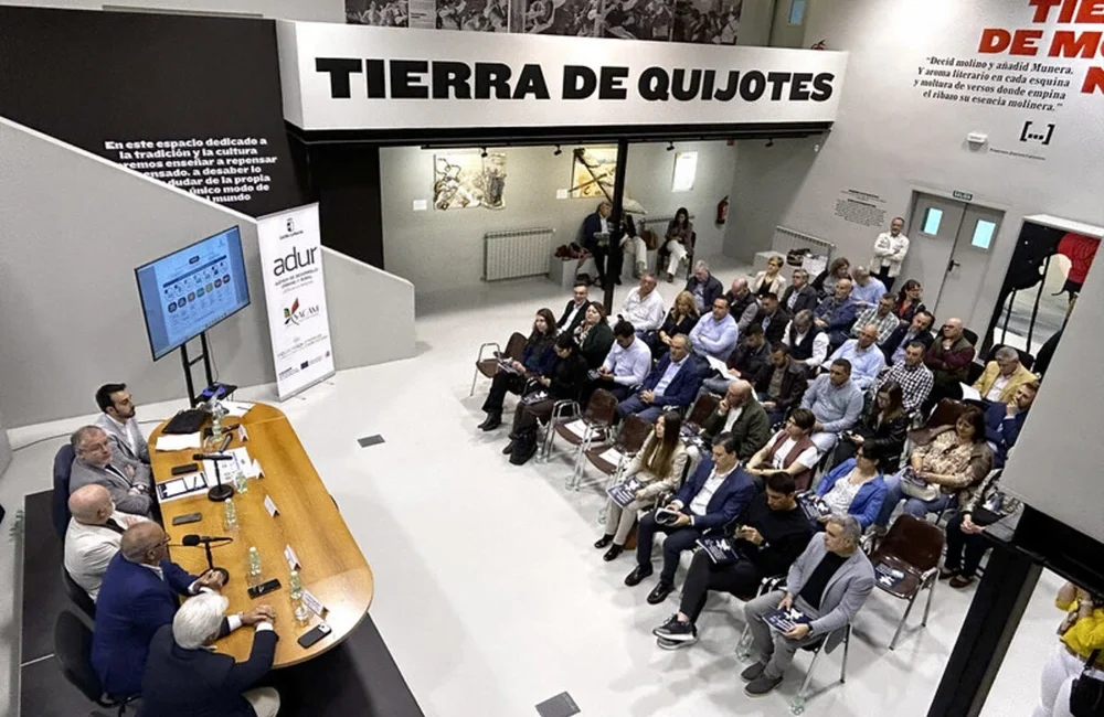 Presentación de ADUR en Munera